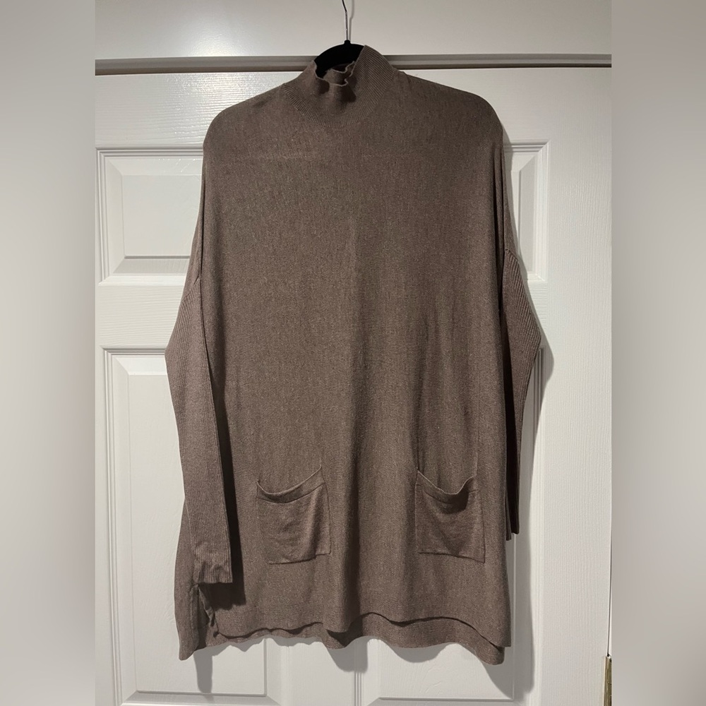 Romeo & Juliet Couture Tan Knit Tunic Sweater